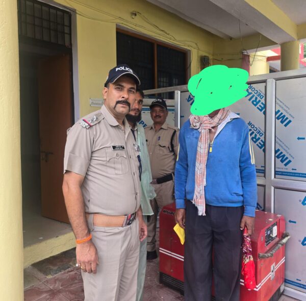 चम्पावत : मजदूरों का सत्यापन न करना पड़ा ठेकेदार को महंगा, रीठा साहिब पुलिस ने किया 10 हज़ार रुपये का चालान …..