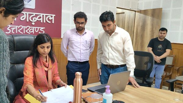 पौड़ी गढ़वाल : मतदान कार्मिकों का प्रथम रेंडमाइजेशन हुआ संपन्न