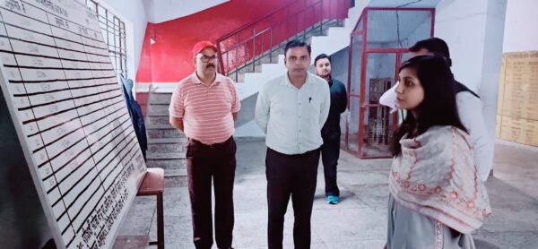जनपद के 10 परीक्षा केंद्रों में 2024 अभ्यर्थियों ने दी पीसीएस की प्रारंभिक परीक्षा, डीएम स्वाति एस भदौरिया ने किया परीक्षा केंद्रों का निरीक्षण