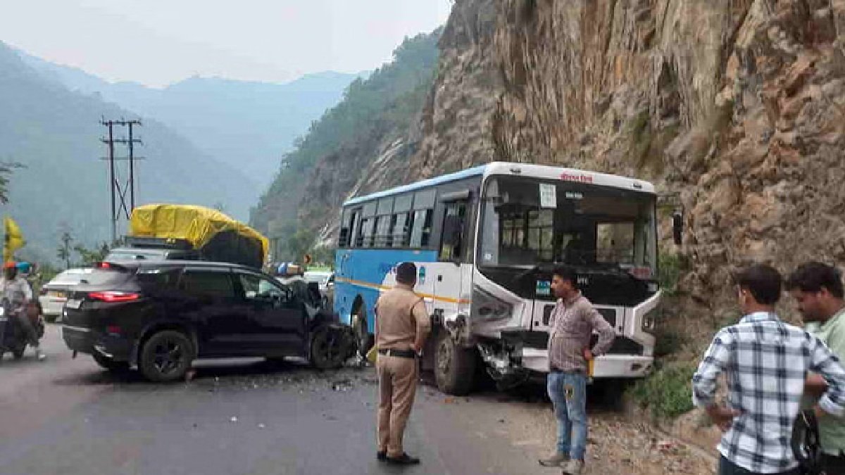 रोडवेज बस और कार की टक्कर में कई घायल, यहां हुआ हादसा