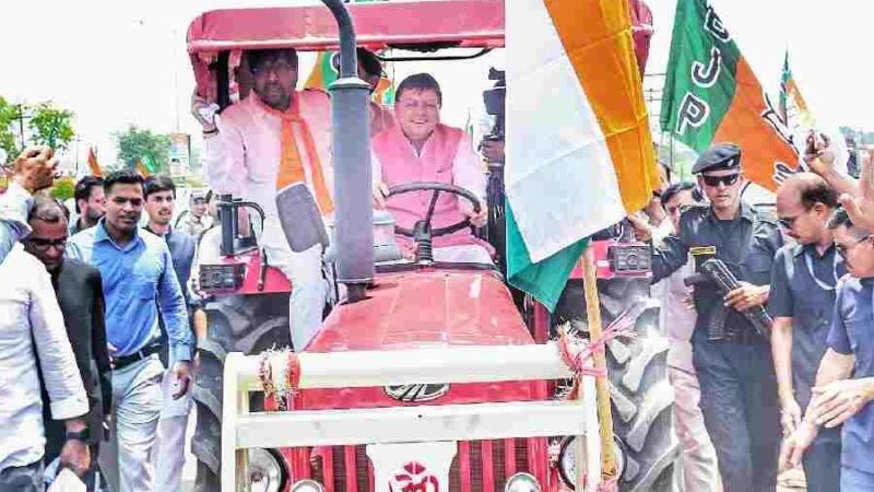 हरिद्वार में सीएम धामी का ऐतिहासिक रोड शो और ट्रैक्टर यात्रा, जनता से जुड़ाव और किसानों के सम्मान का अनोखा संदेश