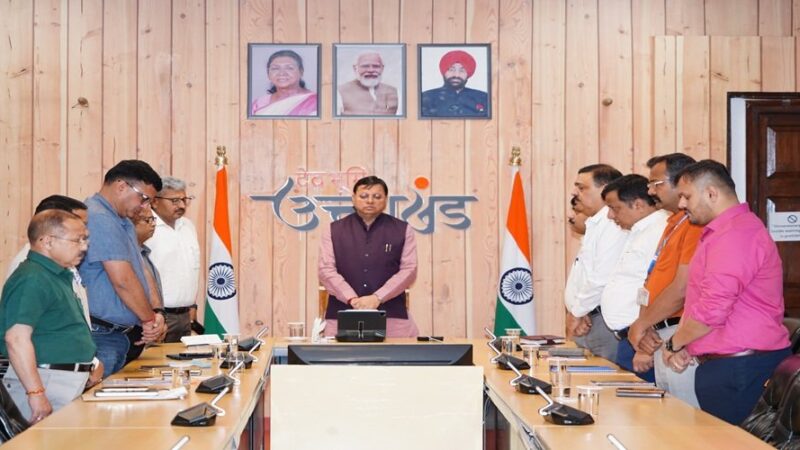 अहमदाबाद विमान हादसे पर मुख्यमंत्री धामी ने जताया शोक, दिवंगतों को दी श्रद्धांजलि