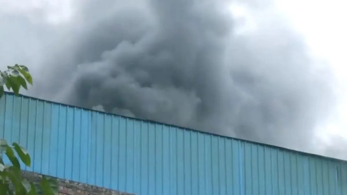 फैक्ट्री में भीषण आग, चार मजदूरों की मौत, तीन घायल