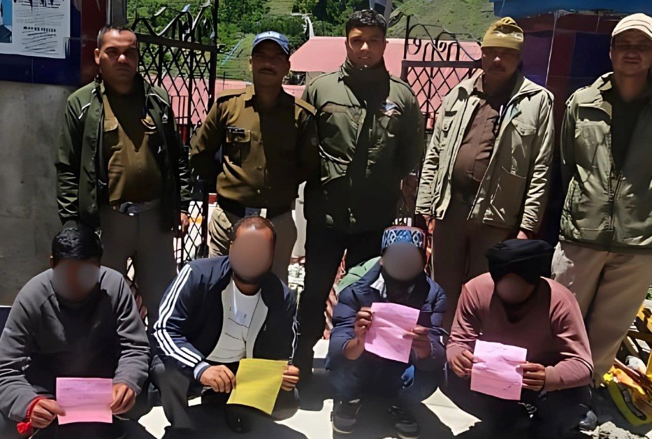 बदरीनाथ में हुड़दंग मचाने पर चार पर कार्रवाई