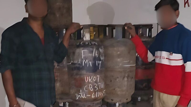 गजब : देहरादून से बदरीनाथ धाम पहुंच रहे अवैध गैस सिलेंडर