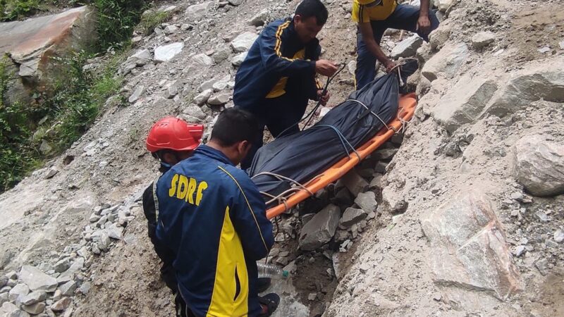 सिख युवक की खाई में गिरने से मौत