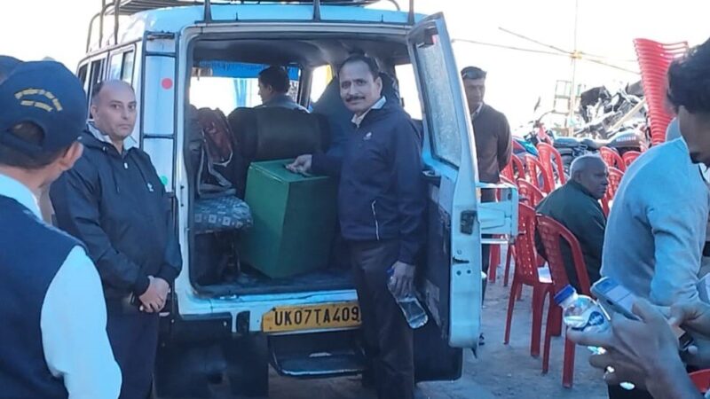 चमोली : प्रथम चरण के दूरस्थ क्षेत्रों की पोलिंग पार्टियां रवाना