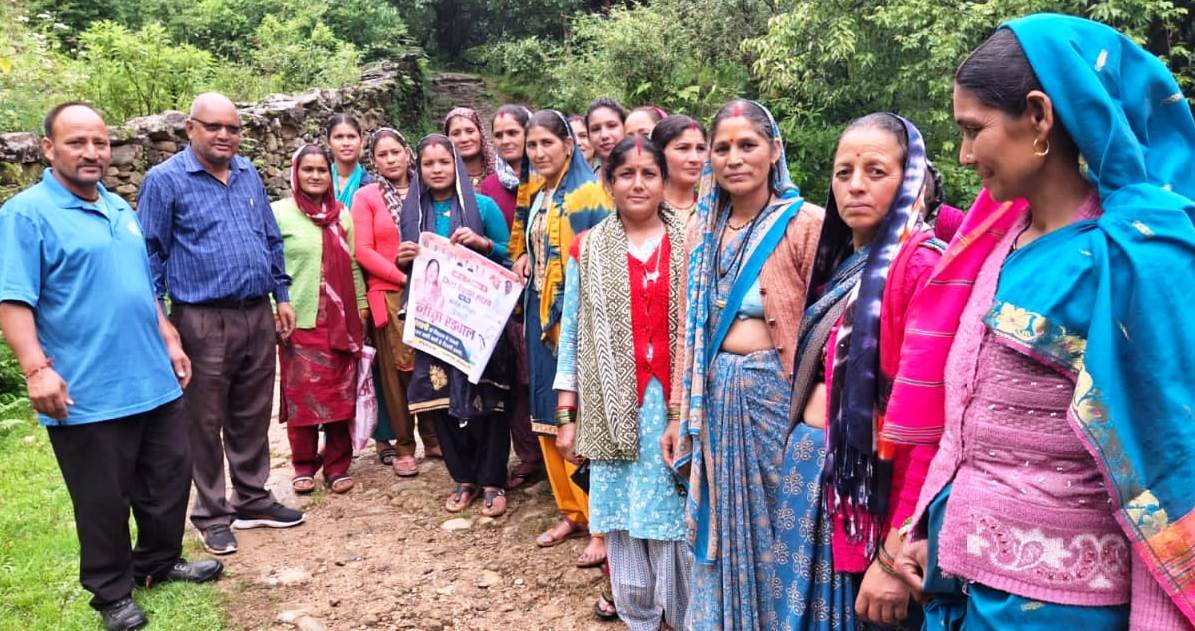 सुनीता ने जनसंपर्क कर मतदाताओं से मांगा आशीर्वाद