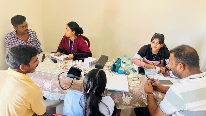 माधवी फाउंडेशन और प्रभु नेत्रालय के शिविर में  डेढ़ सौ से अधिक ने कराई आँखों की जांच