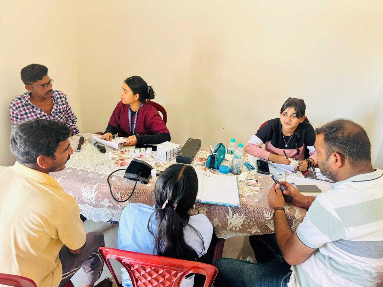 माधवी फाउंडेशन और प्रभु नेत्रालय के शिविर में  डेढ़ सौ से अधिक ने कराई आँखों की जांच