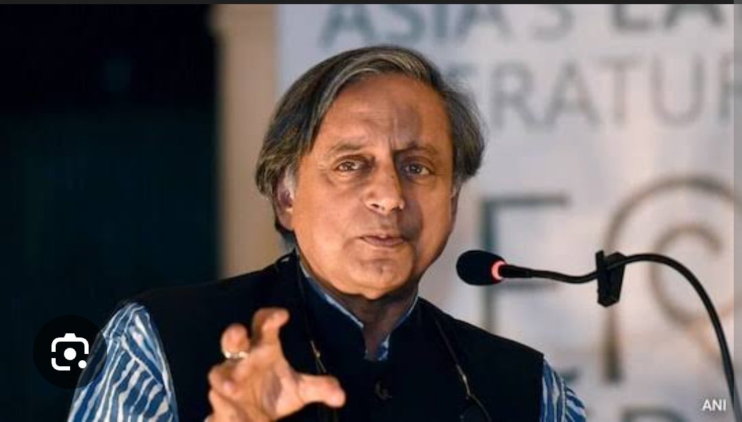 शशि थरूर का सियासी बाण: कांग्रेस के सांसद ने इमरजेंसी पर उठाए सवाल, इंदिरा-संजय गांधी की नीतियों को बताया ‘क्रूर’