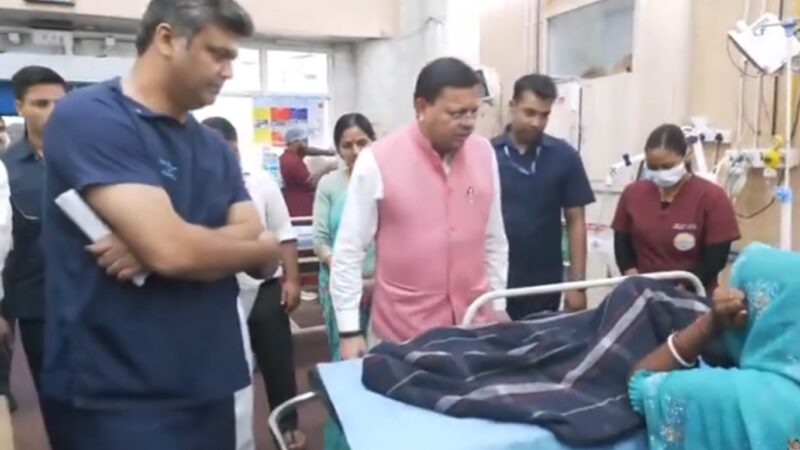 मनसा देवी मंदिर हादसा: भगदड़ में आठ श्रद्धालुओं की मौत, 35 घायल, अस्पताल पहुंचे सीएम धामी