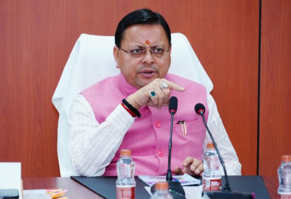 धामी सरकार का सख्त कदम, बच्चों की सुरक्षा के लिए प्रदेशभर में कफ सिरप पर बड़ी कार्रवाई, 170 नमूने जांच को भेजे, देहरादून में 7 मेडिकल स्टोरों के लाइसेंस निरस्त, संदिग्ध सिरप जब्त और नमूने सील