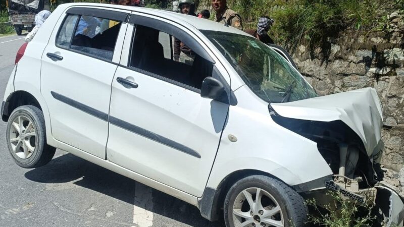 बदरीनाथ हाइवे पर कार दुर्घटनाग्रस्त, एक गंभीर