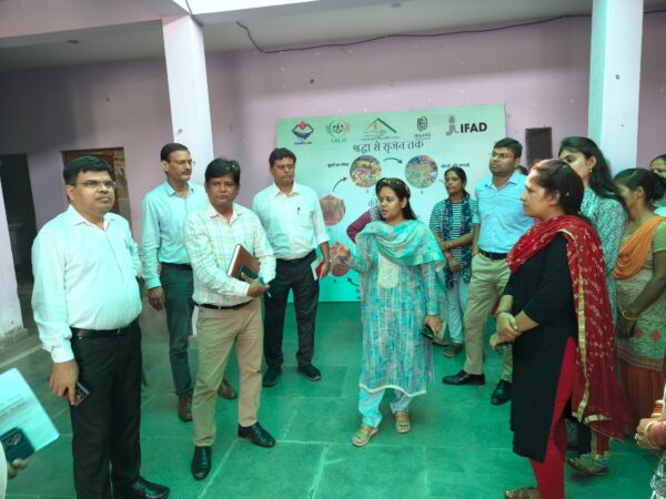 सीडीओ आकांक्षा कोण्डे ने जमालपुर कलां स्थित सरस विपणन केंद्र का किया निरीक्षण, दिए निर्देश