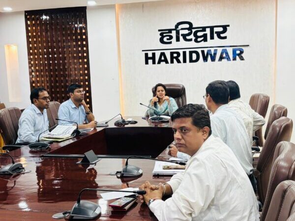 सीडीओ आकांक्षा कोण्डे ने की सरस केंद्रों की गहन समीक्षा, महिला सशक्तिकरण को मिलेगा नया आयाम