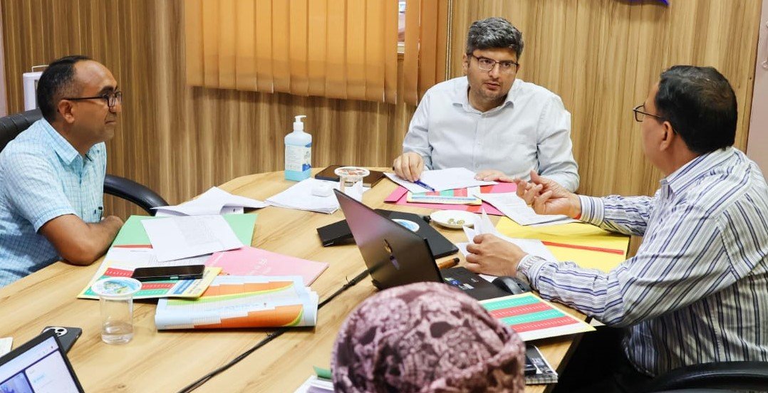 कुपोषित बच्चों की स्थिति में लाएं सुधार – डीएम संदीप तिवारी