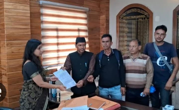 पौड़ी गढ़वाल : जिले के इस गांव में नहीं हुआ एक भी नामांकन, पंचायत चुनाव बहिष्कार की चेतावनी, ये हैं वजह …..