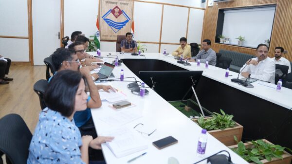 मुख्य सचिव आनंद बर्धन की अध्यक्षता में उत्तराखंड औद्योगिक निवेश एवं विकास बोर्ड की कार्यकारी समिति की समीक्षा बैठक आयोजित