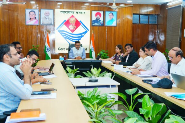 मुख्य सचिव आनंद बर्धन की अध्यक्षता में प्रधानमंत्री ग्राम सड़क योजना की समीक्षा बैठक आयोजित