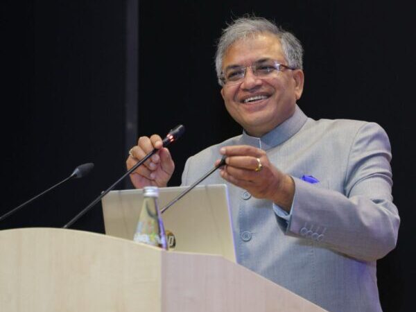 बिहार में लगभग सभी मतदाताओं से सीधे संपर्क में आया निर्वाचन आयोग