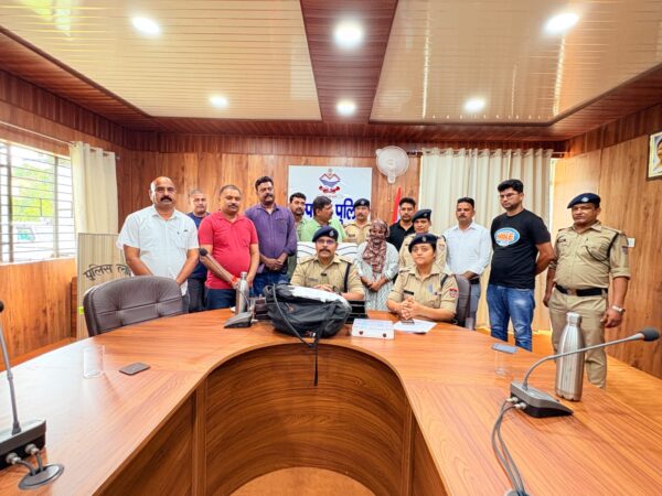 मुख्यमंत्री उत्तराखंड के ड्रग्स फ्री देवभूमि मिशन के तहत जनपद चंपावत, पिथौरागढ़ एवं STF की संयुक्त कार्रवाई, ₹10.23 करोड़ की MDMA ड्रग्स बरामद, महिला गिरफ्तार, राज्य में अब तक की सिंगल सीजर की सबसे बड़ी कार्यवाही