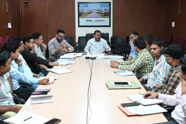 शैडो एरिया में नेटवर्क सैचुरेशन के लिए तेजी से किए जाए काम, टेलिकॉम कंपनियां अनिवार्य रूप से करें लीज एंड लाइसेंस का रजिस्ट्रेशन, मोबाइल टॉवर स्थापित करने के बाद कंपनियों को देना होगा स्ट्रक्चर स्टेबिलिटी सर्टीफिकेट