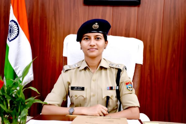 एसपी तृप्ति भट्ट के नेतृत्व में जीआरपी टीम सक्रिय! कांवड़ियों को लौटाए लाखों के गुम मोबाइल फोन, भोले बोले- “जीआरपी बहुत अच्छी पुलिस है”