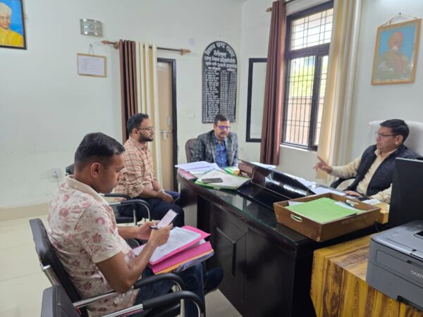 एडीएम शैलेन्द्र सिंह नेगी ने विकासखंड रामगढ़ में त्रिस्तरीय पंचायत निर्वाचन कार्यों की तैयारियों की समीक्षा कर किया स्थलीय निरीक्षण