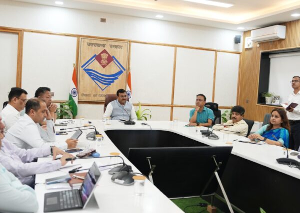 मुख्य सचिव आनन्द बर्द्धन ने दिए महत्वपूर्ण निर्देश, कुमाऊं-गढ़वाल के पर्वतीय क्षेत्रों में बनेंगे IVF फैसिलिटी और ट्रॉमा सेंटर