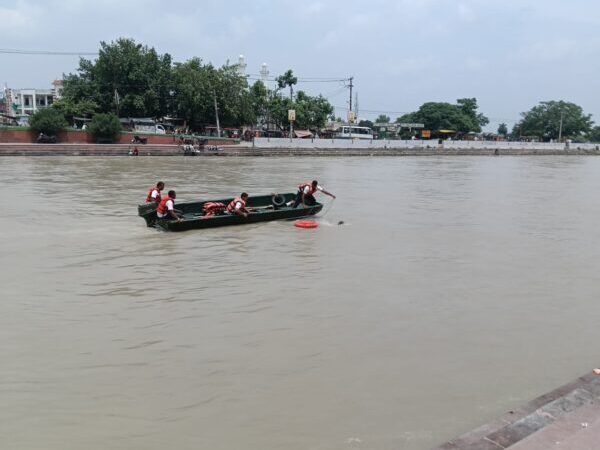 कांवड़ मेले में बीईजी आर्मी तैराक दल ने 107 शिवभक्त कांवड़ियों का बचाया बहुमूल्य जीवन