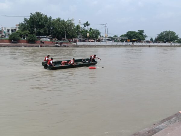 कांवड़ मेले में बीईजी आर्मी तैराक दल ने 107 शिवभक्त कांवड़ियों का बचाया बहुमूल्य जीवन