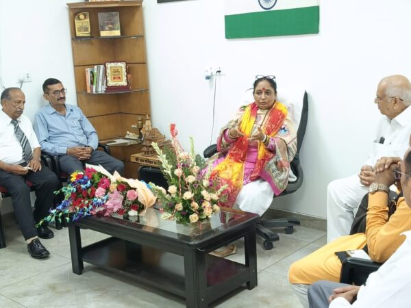 विधानसभा अध्यक्ष ऋतु खण्डूडी भूषण से मिला उत्तराखंड पंजाबी महासभा का प्रतिनिधिमंडल