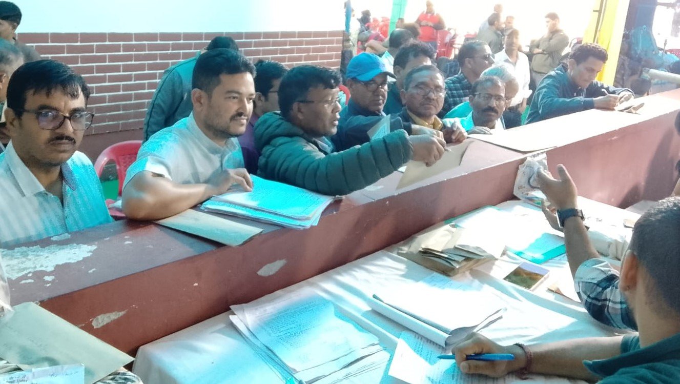 प्रत्याशियों के भाग्य मत पेटियों में बंद, लौटी पोलिंग पार्टियां