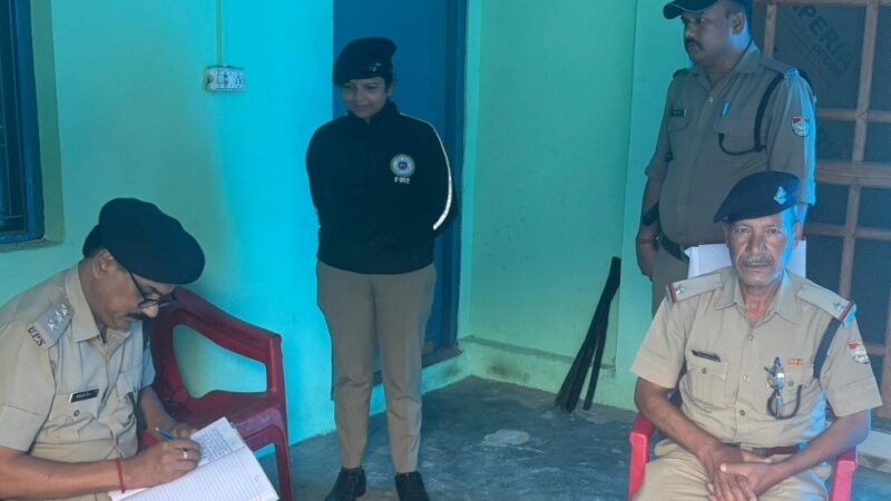 पुलिस ने लिया स्ट्रांग रूम की सुरक्षा का जायजा