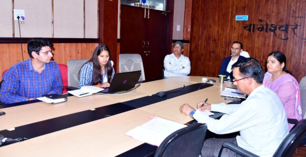 बागेश्वर पंचायत चुनाव : मतगणना के लिए 590 कार्मिकों का द्वितीय रेंडमाइजेशन, 52 टेबल पर होगी गिनती