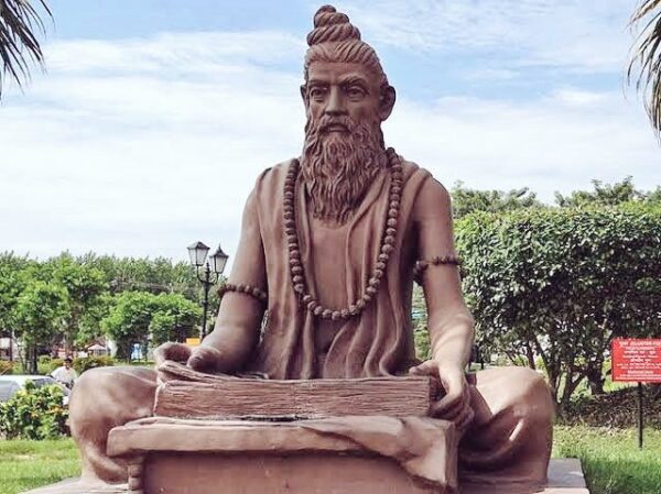 आचार्य चरक : प्राचीन विज्ञान के पुरोधा, आधुनिक चिकित्सा के प्रेरणास्त्रोत – डॉ. अवनीश उपाध्याय