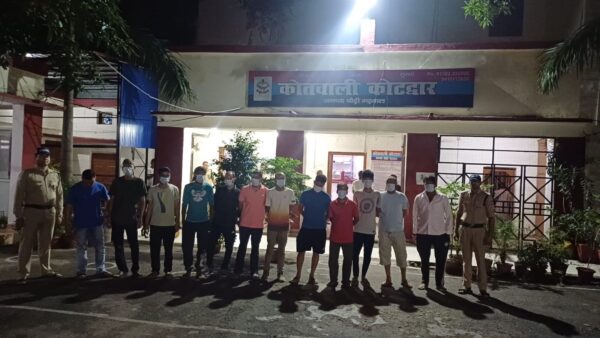 कोटद्वार पुलिस की हुड़दंगियों पर कार्यवाही, सार्वजनिक स्थलों पर अमर्यादित आचरण करने पर 12 व्यक्तियों के विरूद्ध चालानी कार्यवाही कर सिखाया सबक