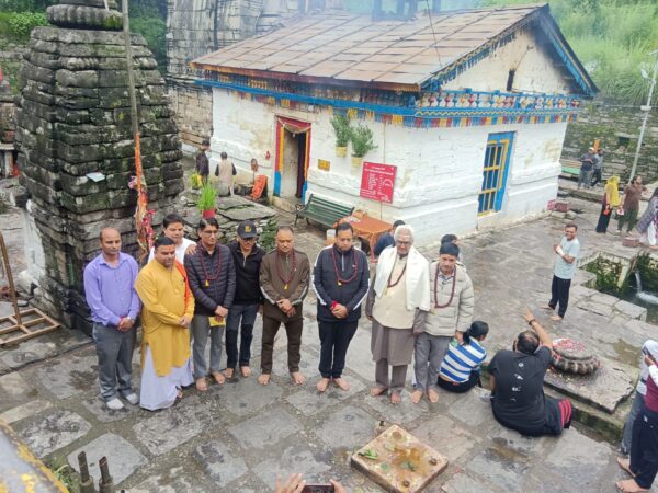 भगवान त्रियुगीनारायण के दर्शन को पहुंचे बीकेटीसी अध्यक्ष हेमंत द्विवेदी, वेडिंग डेस्टिनेशन व्यवस्थाओं को दुरस्त करने के निर्देश, मंदिर व्यवस्थाओं तथा कार्यालय का किया निरीक्षण