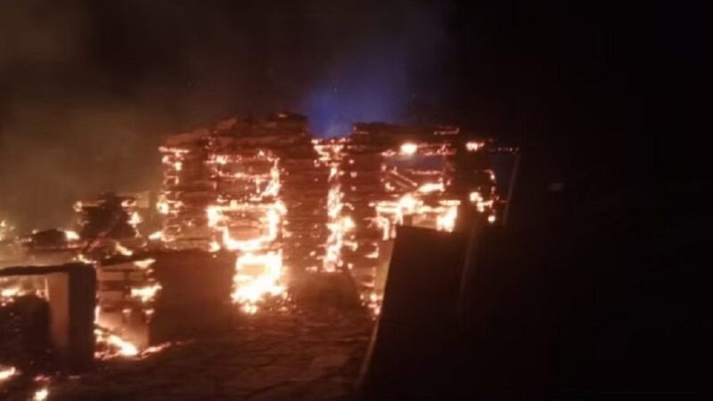 ऋषिकेश में इस वेडिंग पॉइंट में भीषण आग, लाखों का नुकसान, सो रहे थे कुछ लोग