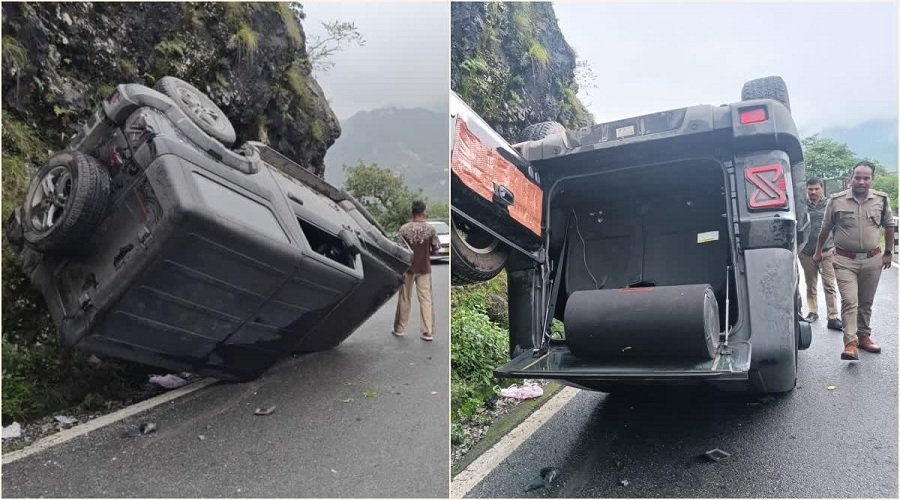 मसूरी-देहरादून रोड पर थार वाहन दुर्घटनाग्रस्त, दो युवक घायल