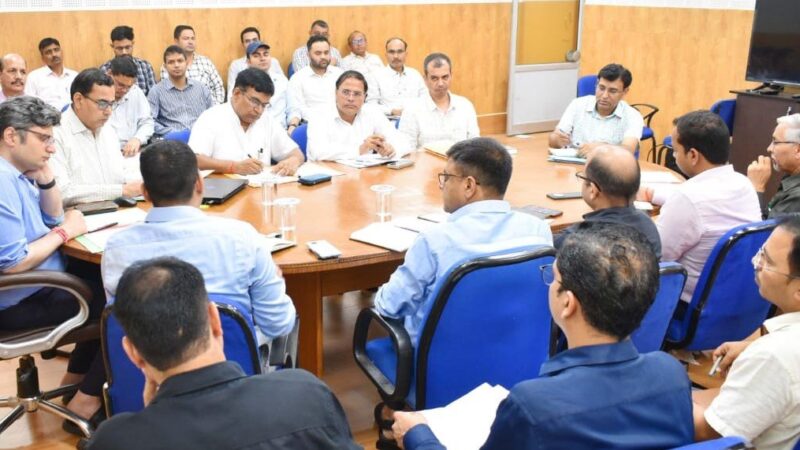 मानसून सत्र की समय रहते व्यवस्था चाक चौबंद करे – डीएम संदीप तिवारी