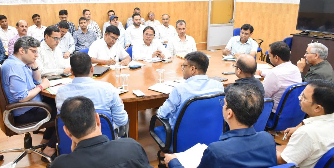 मानसून सत्र की समय रहते व्यवस्था चाक चौबंद करे – डीएम संदीप तिवारी