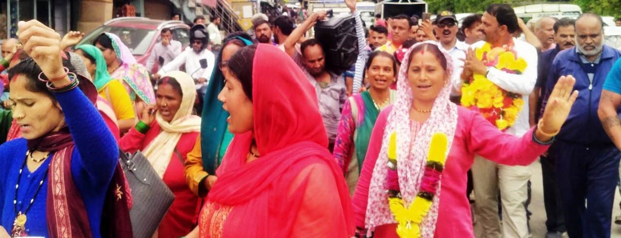 जिपं सदस्यों ने निकाला विजय जुलूस, अध्यक्ष पद पर जताई दावेदारी