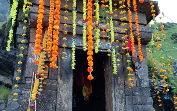 रक्षाबंधन पर हुई बंशीनारायण मंदिर में पूजा अर्चना