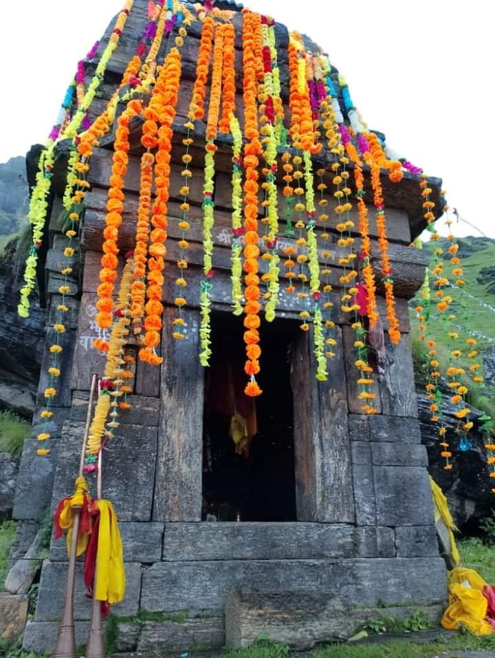 रक्षाबंधन पर हुई बंशीनारायण मंदिर में पूजा अर्चना