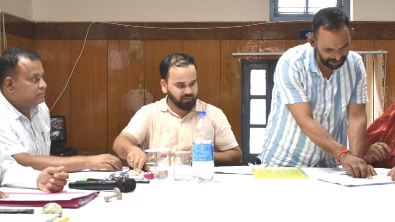 चमोली : जिला पंचायत अध्यक्ष के लिए दो ने भरे पर्चे, उपाध्यक्ष के लिए चार उम्मीदावार मैदान में