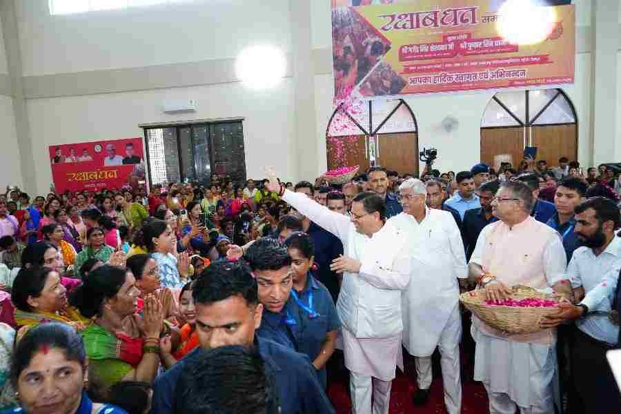 रक्षाबंधन समारोह 2025 में सम्मिलित हुए सीएम धामी, मुख्यमंत्री के रूप में नहीं, बल्कि एक भाई के रूप में मातृशक्ति की सेवा में सीएम धामी