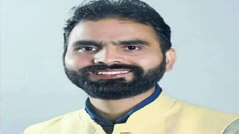 दीपक बिजल्वाण ने दिखाया बड़ा दिल : धराली के आपदा प्रभावित आठ परिवारों को दी 50-50 हजार रुपये की आर्थिक मदद