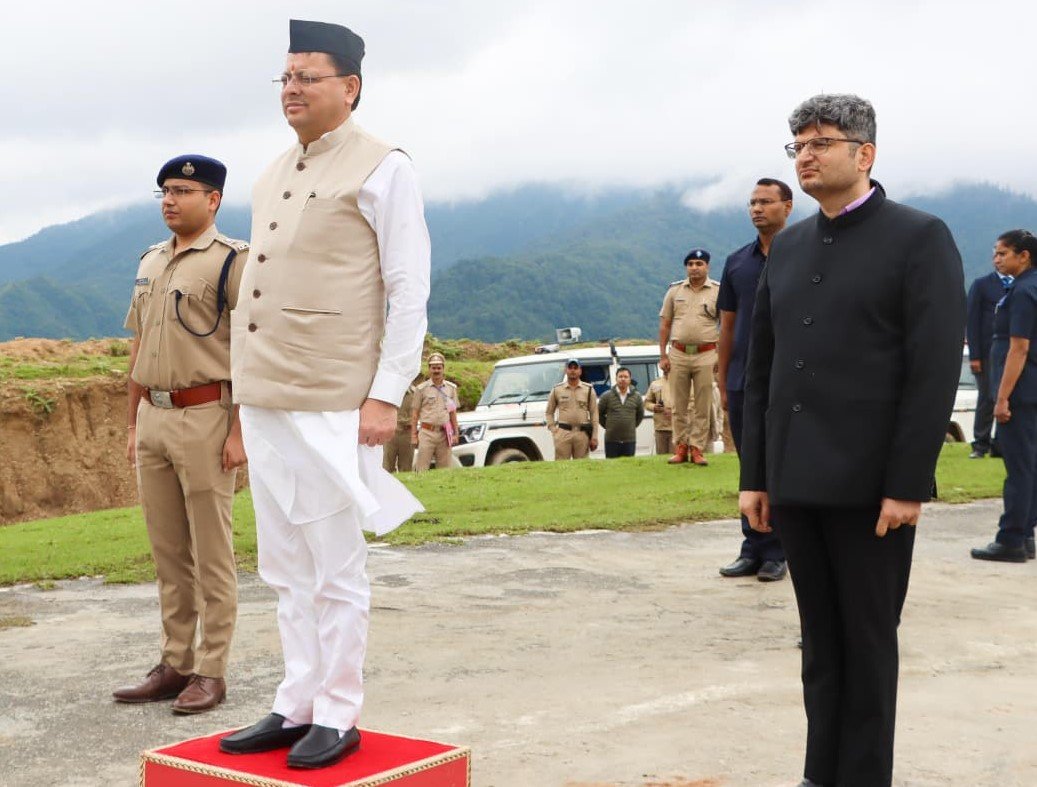 सीएम धामी पहुंचे भराड़ीसैण